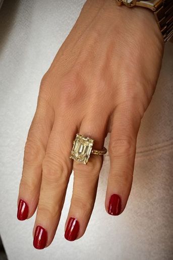 Victoria Beckham just had the ultimate Christmas manicure and wow, just wow | HELLO! Victoria Beckham Engagement Ring, Tom Bachik, Bio Seaweed Gel, Gel Nails Long, Navy Blue Nails, Christmas Manicure, Red Manicure, Gel Nail Extensions, Celebrity Engagement Rings