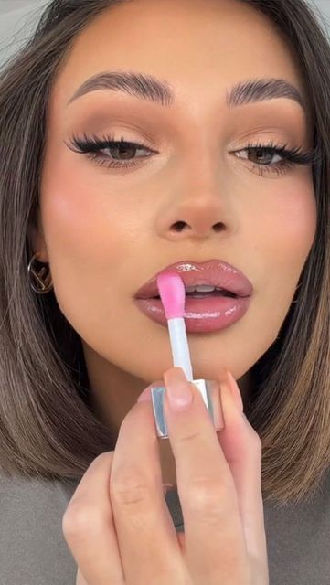 Pinky Brown Lip Combo, Brown Lip Liner With Pink Gloss, Juicy Lip Combo, Prom Lip Combo, Pink Lip Wedding Makeup, Pink Lip Gloss Makeup Look, Best Lip Combos For Medium Skin, Pink Lip Liner Combo, Lip Combos For Tan Skin