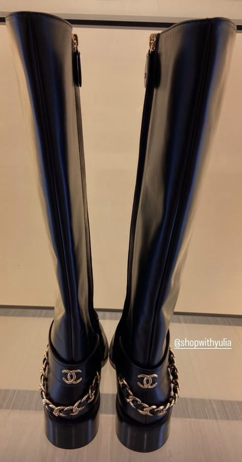 Hermes Boots, Horse Riding Boots, Chanel Boots, Shoes Heels Classy, Fashion Chanel, Stunning Shoes, Fancy Shoes, Swag Shoes, Chanel Black