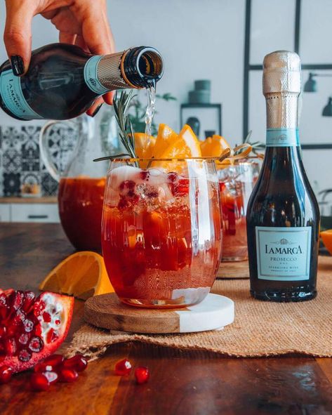 Prosecco Cocktails | La Marca Prosecco Strawberry Bellini Recipe, Pomegranate Cocktail Recipes, Fall Punch Recipes, Apple Cider Mimosa Recipe, Thanksgiving Recipes Drinks, Lamarca Prosecco, Juice Splash, Pomegranate Cocktails, Negroni Recipe