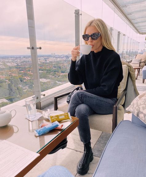 Morgan Stewart on Instagram: “Skipping lunch and sticking to @vitalproteins collagen bars #ad” Collagen Bars, Morgan Stewart, December 1, Pinterest Fashion, Style Crush, Mode Inspo, Winter Fashion Outfits, Winter Looks, Mom Style