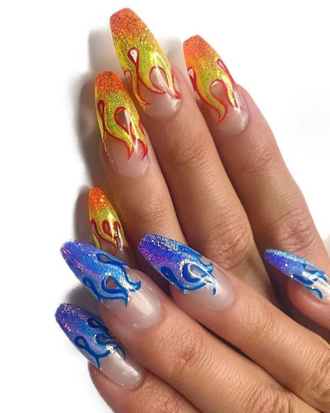 ☆ Pinterest: Sally4978 Flame Nails, Flame Nail Art, Her Nails, Fire Nails, Nail Art Inspiration, Fire And Ice, Cool Nail Art, Gorgeous Nails, Cute Acrylic Nails