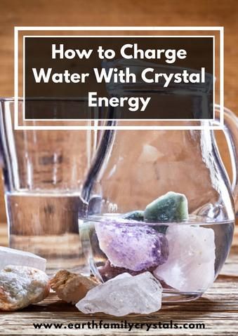 Charging Water with Crystals | Earth Family Crystals.  More and more people are becoming interested in crystal healing and therapy, so it’s not surprising that some companies are starting to sell crystal-infused water bottles. You can learn to charge water with crystals yourself, as long as you use stones that are safe in water and don’t dissolve, corrode, or contain any mineral that is unfit for human consumption. Crystal Water Bottle, Smoothie Bowl Healthy, Diy Snacks, Charge Crystals, Natural Spring, Homemade Cleaning Solutions, Infused Water Bottle, Cleansing Crystals, Crystal Water