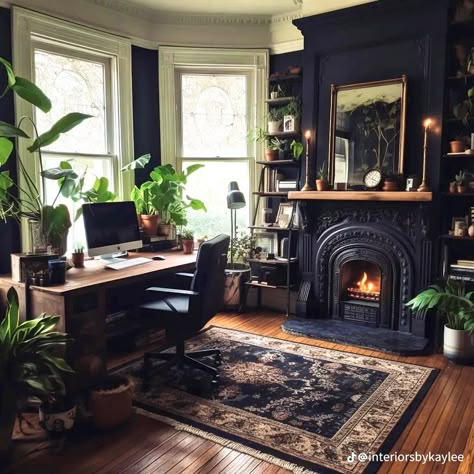 Gothic Living Room, Bohemian Interior Design, Casa Vintage, Dark Home Decor, Dark Home, Bohemian Interior, Gothic Home Decor, Dream House Interior, Living Room Inspo