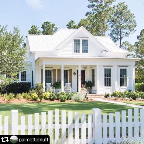 Allison Ramsey Architects on Instagram: “Check out our Jekyll house plan!  #repost @palmettobluff ・・・ A darling escape. Click the link in our bio to view all available homes.” Stump Planter, Dresser Vanity, Storybook Cottage, Patio Inspiration, White Picket Fence, Farmhouse Garden, This Old House, Cottage Farmhouse, Farmhouse Exterior