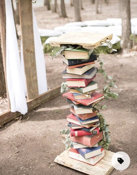 Table Made Out Of Books, Old Book Wedding Decor, Love Story Wedding Theme, Literary Wedding Theme, Book Lovers Wedding, Book Arch, Book Themed Party, Book Centerpieces, Book Themed Wedding