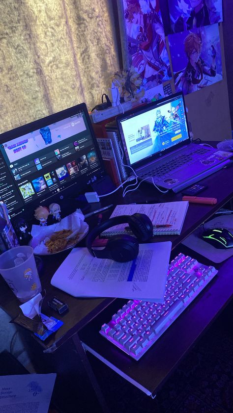 Computer Gamer Aesthetic, Gaming Setup Guy, Messy Gamer Room, Y2k Gaming Setup, Gamer Room Aesthetic, Gamer Vibes, Study Setup, Gamer Aesthetic, Gaming Aesthetic