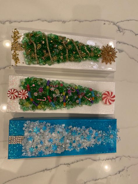 CRAZY GLASS LADY YOUTUBE Crushed Glass Christmas Tree Diy, Crazy Glass Lady, Resin Art On Canvas, Glass Art Christmas, Christmas Tree Tutorial, Diy Uv Resin, Art Christmas Tree, Tree Tutorial, Ideas Navideñas