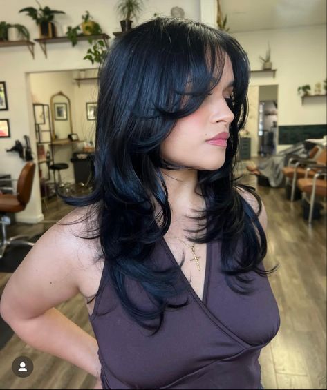 Mid Length Hair With Layers Middle Part, Many Layers Haircut, Short Black Hair With Layers, U Shape Haircut, Layered Haircuts With Side Bangs, Shape Haircut, Female Haircuts, Haircut Ideas Trendy, Rambut Brunette