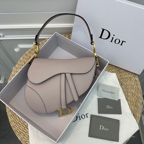 Designer bag Disgner Bag, Trendy Designer Bags, Designer Wishlist, Tas Lv, Christian Dior Bag, Expensive Bag, Trendy Purses, Luxury Bags Collection, Handbag Essentials