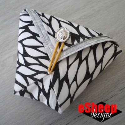 Fabric Origami Tutorial, Koozie Pattern, Origami Pouch, Fabric Basket Tutorial, Origami Bag, Fabric Origami, Diy Bags Purses, Sewing Purses, Origami Tutorial