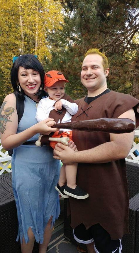 Barney Betty and Bamm Bamm Rubble. Family of 3 Halloween costume / cosplay. The Flinstones DIY (Bam bam) Easy Family Costumes, Bamm Bamm Rubble, Bam Bam Costume, Barney Rubble, Pebbles And Bam Bam, Bamm Bamm, Family Cosplay