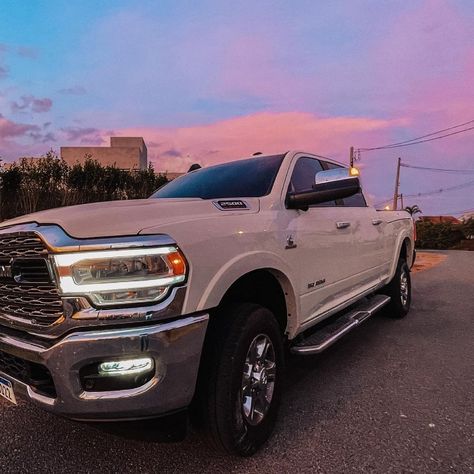 Ram Truck Aesthetic, Dodge Ram 2500 Wallpaper, Dodge Ram Wallpaper, Dodge Ram Diesel, Dog Ram, Foto Cowgirl, Country Trucks, Ram Wallpaper, Preppy Girls