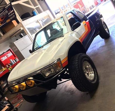 Offroad Pickup Truck, Prerunner Trucks, Toyota Prerunner, Toyota Surf, Outside Lights, Toyota Pickup 4x4, Baja Truck, Jimny Suzuki, Tacoma Truck