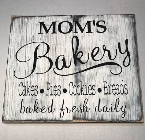 Kitchen Sign Diy, Simple Farmhouse Kitchen, Farmhouse Kitchen Signs, Kitchen Handmade, Bakery Sign, Bakery Decor, Signs For Mom, Diy Gifts For Mom, Kitchen Sign