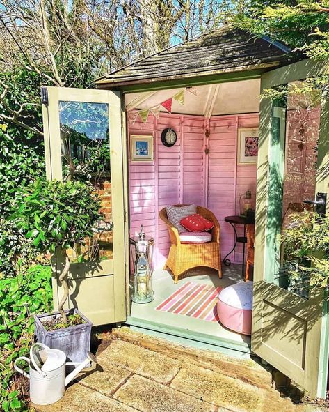 Small She Shed Interiors, Small She Shed Ideas, She Shed Library, Shed Library, Reading Shed, Small She Shed, Shed Redo, Tiny She Shed, Small Shed Ideas