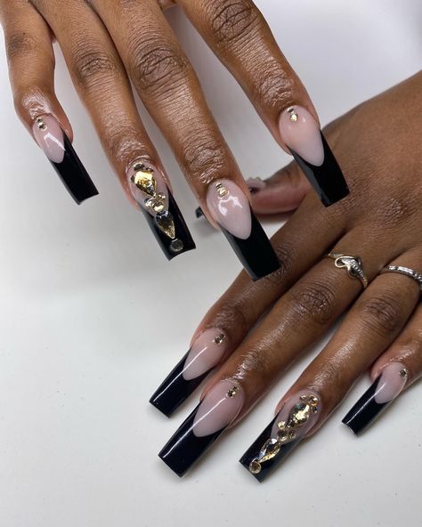 Black Nails With Gold Gems, Black Nails With Diamonds Rhinestones, Black And Gold Acrylics, Black Nail Inspo, 23 Nails, Prom Prep, Black Gold Nails, Bday Nails, Birthday Nail