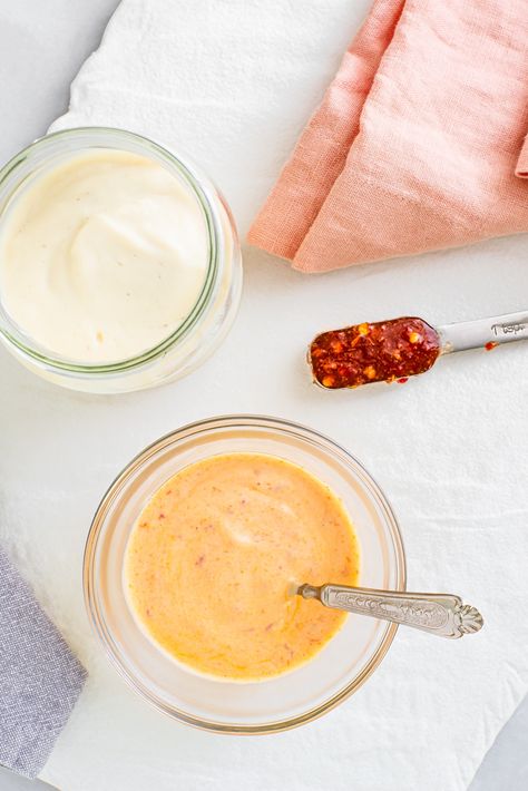 Take your mayo to 🌶️SPICY MAYO with 2 ingredients! We use our OIL-FREE MAYO and stir in a dash of sesame oil and chilli garlic sauce (or sub sriracha) and drizzle on your sushi bowls or other creations! #tastythriftytimely #veganfood #veganrecipes #plantbasedfood #glutenfree #spicymayo #veganmayo #eggfreemayo #homemademayo Japanese Spicy Mayo Recipe, Korean Mayo, Vegan Spicy Mayo, Chilli Garlic Sauce, Chilli Mayo, Spicy Mayo Recipe, Sushi Bowls, Mayo Recipe, Homemade Mayo