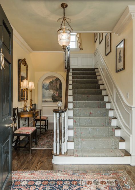 Apartment Stairway Decorating, Colonial Living Room Ideas, Colonial Foyer, Colonial Staircase, Foyer With Stairs, Colonial Living Room, Center Hall Colonial, Stairway Decorating, Foyer Staircase