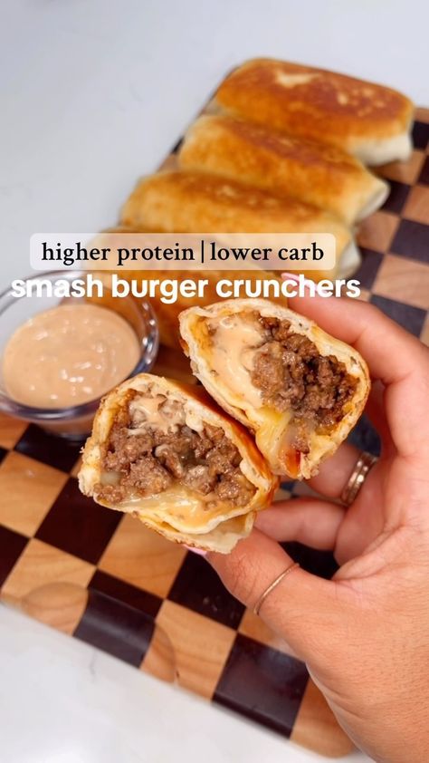 MaKayla Kim Thomas | Give me liberty, or give me smash burger crunchers 🫡✨ an easy, higher protein lower carb meal your family will eat right up 👏🏼👏🏼👏🏼 Super... | Instagram Air Fried Fries, Fried Fries, Bland Meals, Lower Carb Meals, High Protein Dinner, High Protein Meal Prep, Healthy High Protein Meals, Fitness Plans, High Protein Low Calorie