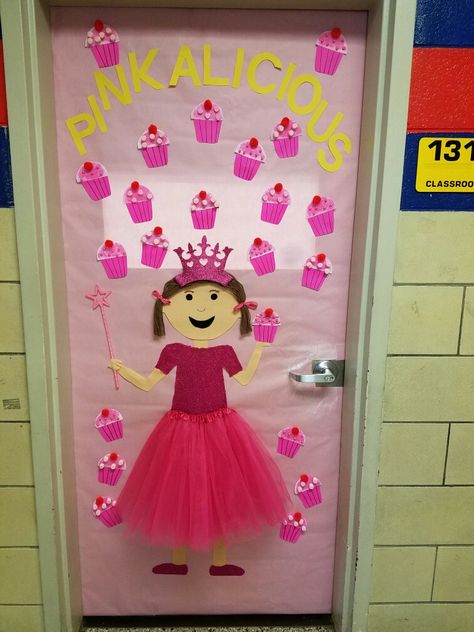 Pinkalicious door decoration Pink Day Board Decoration In School, Pink Colour Day Decoration Ideas For School, Pink Colour Day Celebration In Preschool, Pink Day Decoration Ideas In School, White Day Celebration In Preschool, Pink Day Activities Preschool, Color Pink Activities For Preschool, Pink Day Celebration In Preschool, Preschool Boards