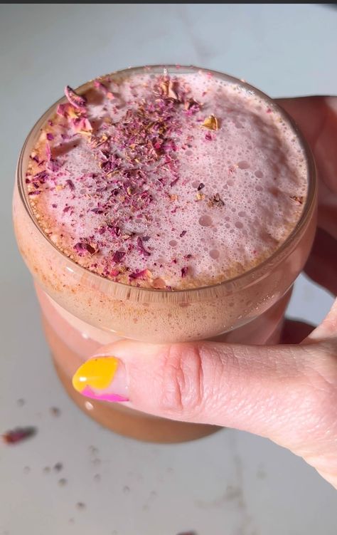 Take your latte to the next level with a special ingredient: beet root powder 💕  Recipe: 1/2 cup milk of choice 1 tsp beet root powder 1/4 tsp cinnamon 1/4 tsp cardamom 1 scoop FunkIt maca collagen cacao 1/4 cup water  Mix water and cacao, then mix the milk with beet root, cinnamon, and cardamom. Pour over the cacao mixture and enjoy. Optional to top with rose petals 🌹 Beet Latte, Flower Teas, Maca Latte, Beet Root Powder, Moon Milk, Cycle Syncing, Beet Root, Beetroot Powder, Maca Root