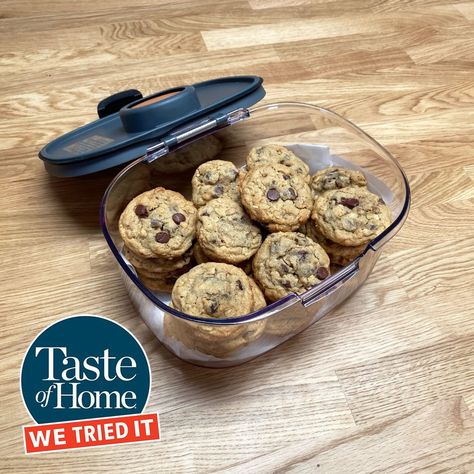 This Cookie Saver Is the Secret to Longer Lasting Baked Goods Swedish Apple Pie, Baking Storage, Making Peanut Butter, Recipe Hacks, Baking Gadgets, Bread Soft, Cookie Container, Cookie Storage, Bread Storage