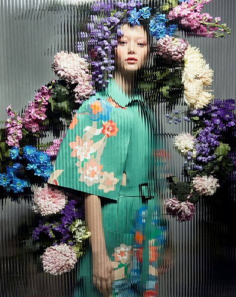 Sara Grace Wallerstedt | Vogue China | Floral Fashion Editorial Sara Grace Wallerstedt, Leslie Zhang, Sara Grace, Fierce Fashion, Vogue China, Photography Editorial, Spring Photography, Vogue Russia, Fashion Photography Editorial