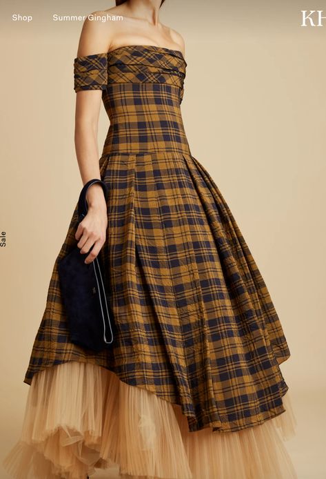 Dress New Design, Knee Length Wedding Dress, Tartan Fashion, Tulle Dresses, Tea Length Dress, Unique Womens Fashion, Amanda Dress, 2020 Runway, Unique Tea