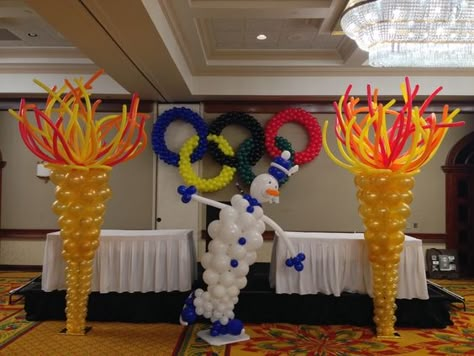 Here’s How to Throw a Snazzy Olympic Theme Birthday Party Photo Booth Balloons, Olympic Decorations, Theme Balloon Decoration, Olympic Party Decorations, Summer Olympics Party, Sports Day Decoration, Olympics Decorations, Olympic Theme Party, Olympics Party