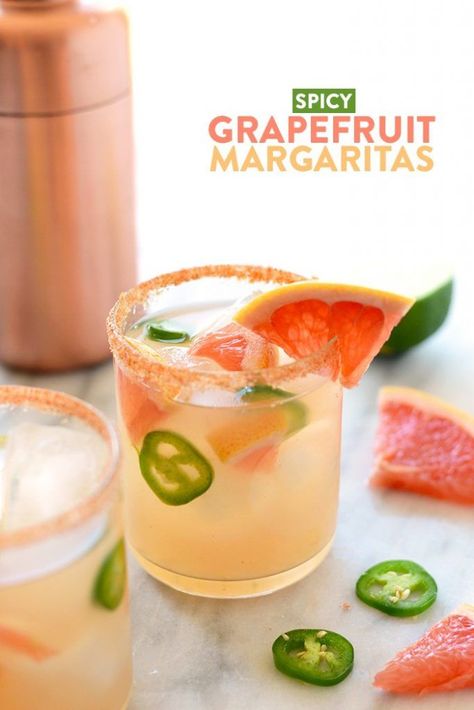 Healthy Margarita Recipe, Healthy Margarita, Grapefruit Margarita Recipe, Watermelon Mint Lemonade, Classic Margarita Recipe, Citrus Drinks, Margarita Bar, Fit Foodie Finds, Mint Lemonade