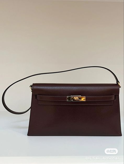 Classy Luxury Bags, Luxury Brown Bags, Small Elegant Bag, Hermes Shoulder Bag, Elegant Vintage Brown Bags, Elegant Everyday Vintage Brown Bag, Elegant Luxury Vintage Brown Shoulder Bag, Luxury Bags Aesthetic, Luxury Vintage Brown Bags