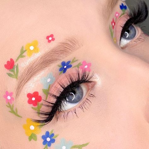 Creative Eyeliner, Flower Makeup, Cute Eye Makeup, Face Paint Makeup, Barbie Makeup, Event Makeup, Magical Makeup, Halloween Makeup Inspiration, Dope Makeup