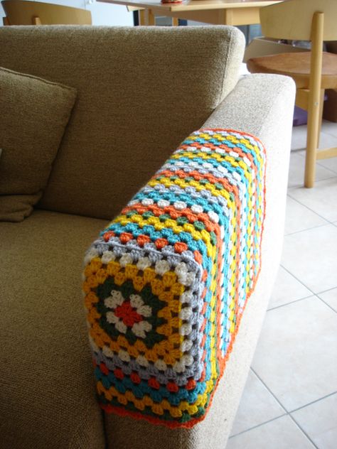 photo Crochet Home Decor, Crochet For Home, Crochet Diy, Crochet Squares, Love Crochet, Crochet Home, Crochet Granny, Crochet Motif, Yarn Crafts