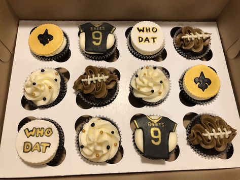 Gender Reveal Cupcakes, Baby Gender Reveal Party Decorations, 60th Bday, Super Bowl Football, Game Snacks, Gender Reveal Party Decorations, Baby Gender Reveal Party, Who Dat, Cake Inspo