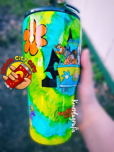 Scooby Doo Tumbler Cup, Scooby Doo Tumbler Ideas, Scooby Doo Tumbler, Pokemon Tumbler, Tie Dye Tumbler, Cup Sayings, Tumblers Ideas, Diy Room Decor Videos, Custom Starbucks Cup