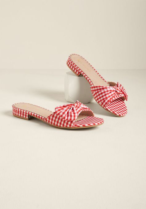 1950s Shoes, Fairy Shoes, Red And White Gingham, Nice Sandals, Saddle Shoes, Classy Shoes, Fashion Slippers, Kitten Heel Pumps, Red Gingham