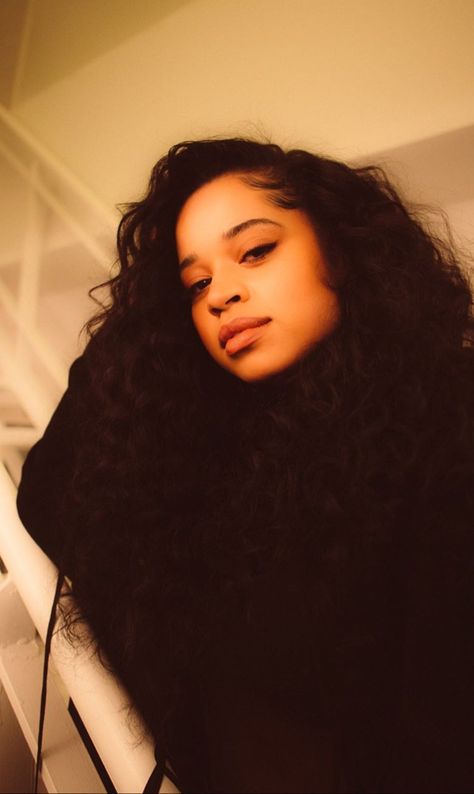 Mai Core, Ella Mai, Kiana Lede, Female Goat, Hairdos For Curly Hair, Hair Stylist Life, Last Fm, Celebrity Look, Latest Music