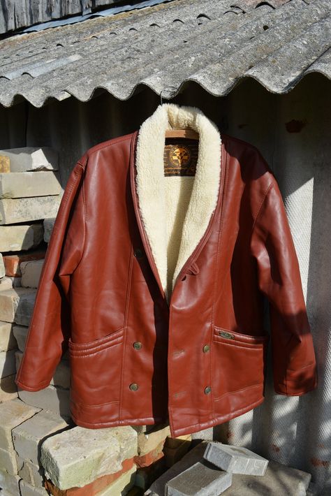 T. Shealing vintage jacket 80/70s. Length ~ 80 Chest ~ 62 Shoulders ~ 55 Sleeves ~ 63/50 Size XL/XXL 70s Winter Outfits Men, 70s Fashion Winter, 70s Men Fashion, 70s Fashion Vintage, 70s Mode, 80s Clothes, Oc Things, Extra Fashion, 70s Jacket