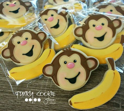 Jill FCS:  Cute monkey business.   Monkey.   Banana. Monkey Cookies, No Bake Sugar Cookies, Fruit Cookies, Iced Biscuits, Banana Cookies, Sugar Cookie Designs, Country Walk, Cookies For Kids, Cookie Frosting