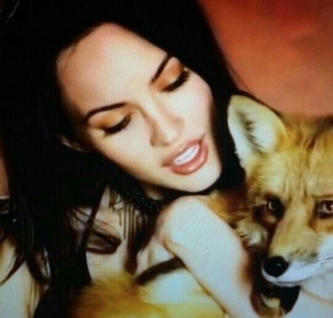 Megan Fox Pictures, Fox Pictures, Aesthetic Love, Megan Fox, Instagram Aesthetic, Style Design, Love Art, Art Photography, Fox