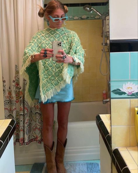 Poncho Outfit, Nalu, Mode Inspo, Mode Inspiration, Fashion Killa, Abba, Passion For Fashion, Spring Summer Fashion, Fashion Inspo Outfits