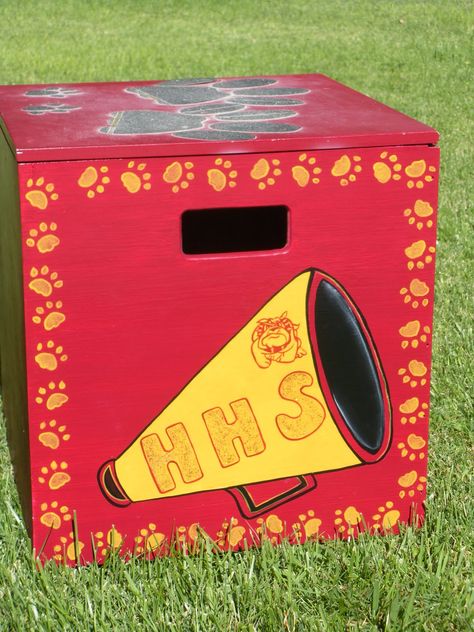 Cheer box More Cheer Box Designs, Cheer Box Ideas, Sparks Coldplay, Football Cheerleading, Cheer Box, Football Box, High School Cheer, Football Cheerleaders, Box Designs