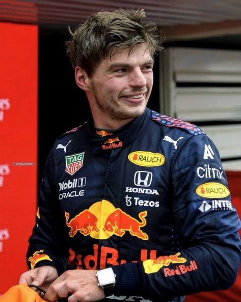 max verstappen f1 Dutch Flag, Aryton Senna, Red Bull F1, Formula 1 Car Racing, Formula 1 Car, Red Bull Racing, Indy Cars, Wedding With Kids, F1 Drivers