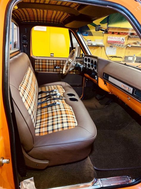 Vintage Car Upholstery, Square Body Chevy Interior, Squarebody Chevy Interior, Squarebody Interiors, Classic Truck Interior, Chevy Square Body Trucks Interior, Single Cab Truck Interior Ideas, Vintage Truck Interior, Custom Car Interior Upholstery