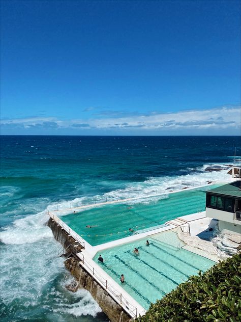 #sydney #iceberg #sightseeing #thingstodo #australia #ocean #bondi #beach Bondi Australia, Bondi Beach, Dream Destinations, Insta Story, Bucket List, Sydney, Vision Board, Things To Do, Australia