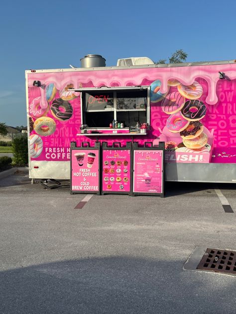 Donut Trailer Ideas, Donut Truck Design, Snack Trailer Ideas, Donut Truck Ideas, Desert Food Truck Ideas, Mini Donut Food Truck, Donut Food Truck Design, Pink Food Truck Ideas, Bakery Trailer Ideas