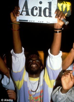 A raver holds up a banner at Trip nightclub in London, one of the first acid house clubs in the UK when it opened in June 1988 Lisa Loud, Swiss Cottage, 90s Rave, Fashion 90s, Acid House, Behind Bars, In London, London, Led