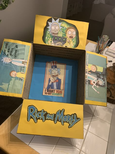 Rick And Morty Gift Basket, Rick And Morty Diy Gift Ideas, Rick And Morty Gift Ideas, Rick And Morty Crafts, Diy Crafts For Boyfriend, Rick And Morty Poster, Birthday Presents For Friends, Birthday Basket, Creative Gifts For Boyfriend