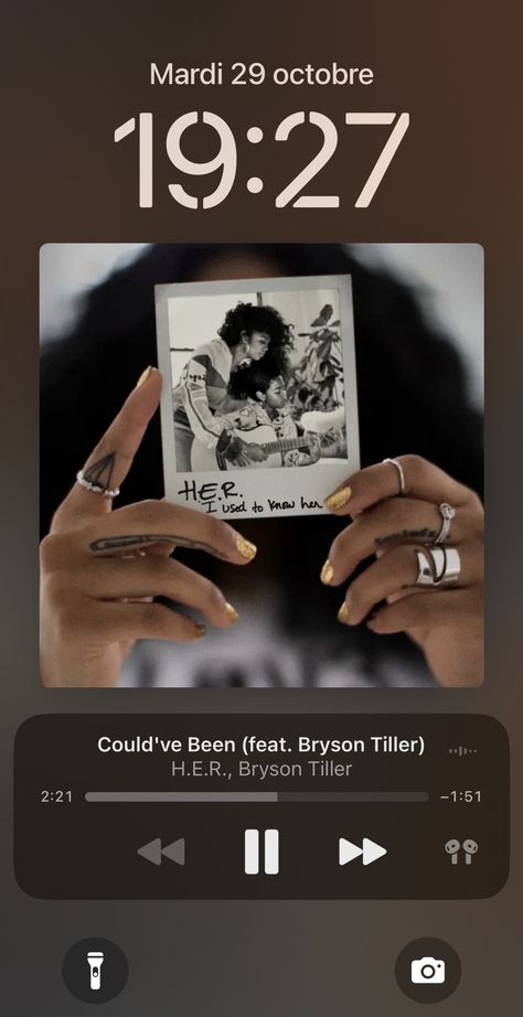 Iphone Songs Screenshots, Iphone Songs, Nightclub Aesthetic, Bryson Tiller, Phone Inspiration, Face Aesthetic, Iphone Lockscreen, Homescreen Iphone, Music Playlist